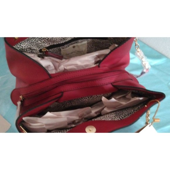 CLOSET CLEAR-OUT! Mathew + Julian Red Triple Entry Bag with Chain Strap - Picture 7 of 12